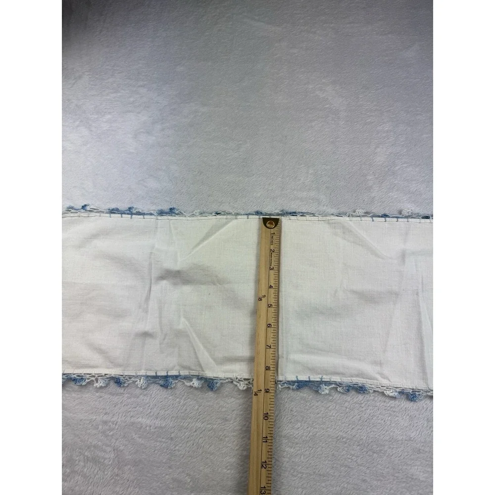 VINTAGE Linen Floral Embroidered Vanity Set of 4 Crocheted Lace Edge Runner